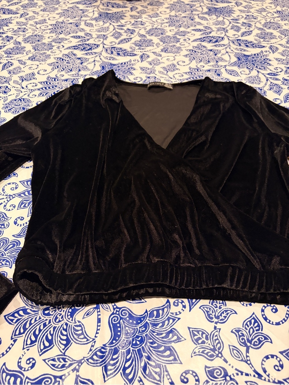 NWT Black Tape Women’s petite small Velvet Long-Sleeve Top - Black